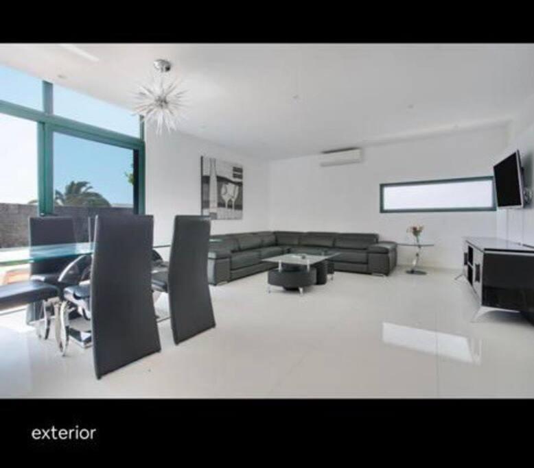 Spacious Private Villa & Private Heated Pool - Villa Sunshine Costa Teguise Dış mekan fotoğraf