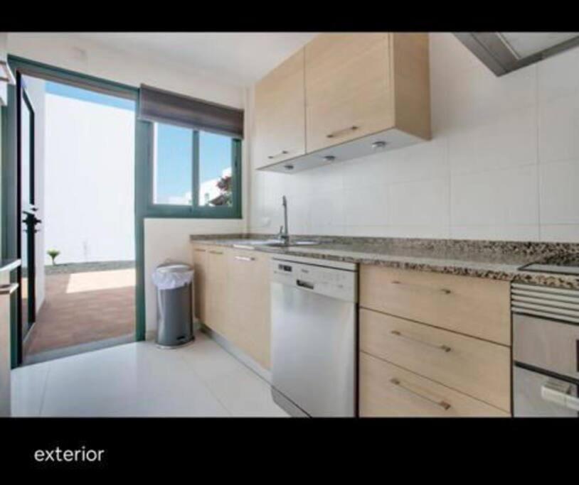 Spacious Private Villa & Private Heated Pool - Villa Sunshine Costa Teguise Dış mekan fotoğraf